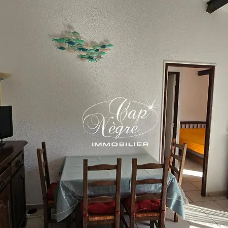Апартаменты 4 Personnes Vue Mer, Avec Piscine A Pramousquier Ле-Лаванду