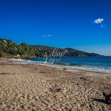 4 Personnes Vue Mer, Avec Piscine A Pramousquier Апартаменты
