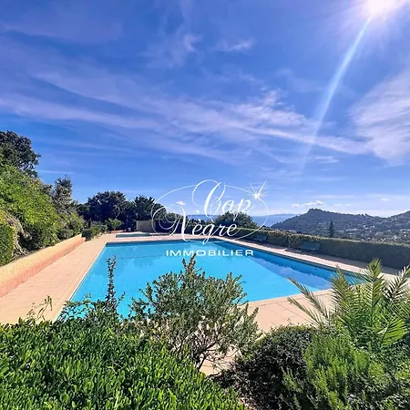 4 Personnes Vue Mer, Avec Piscine A Pramousquier Апартаменты *